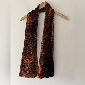 Leopard Print Pattern Faux Velvet Silk‎ Scarf